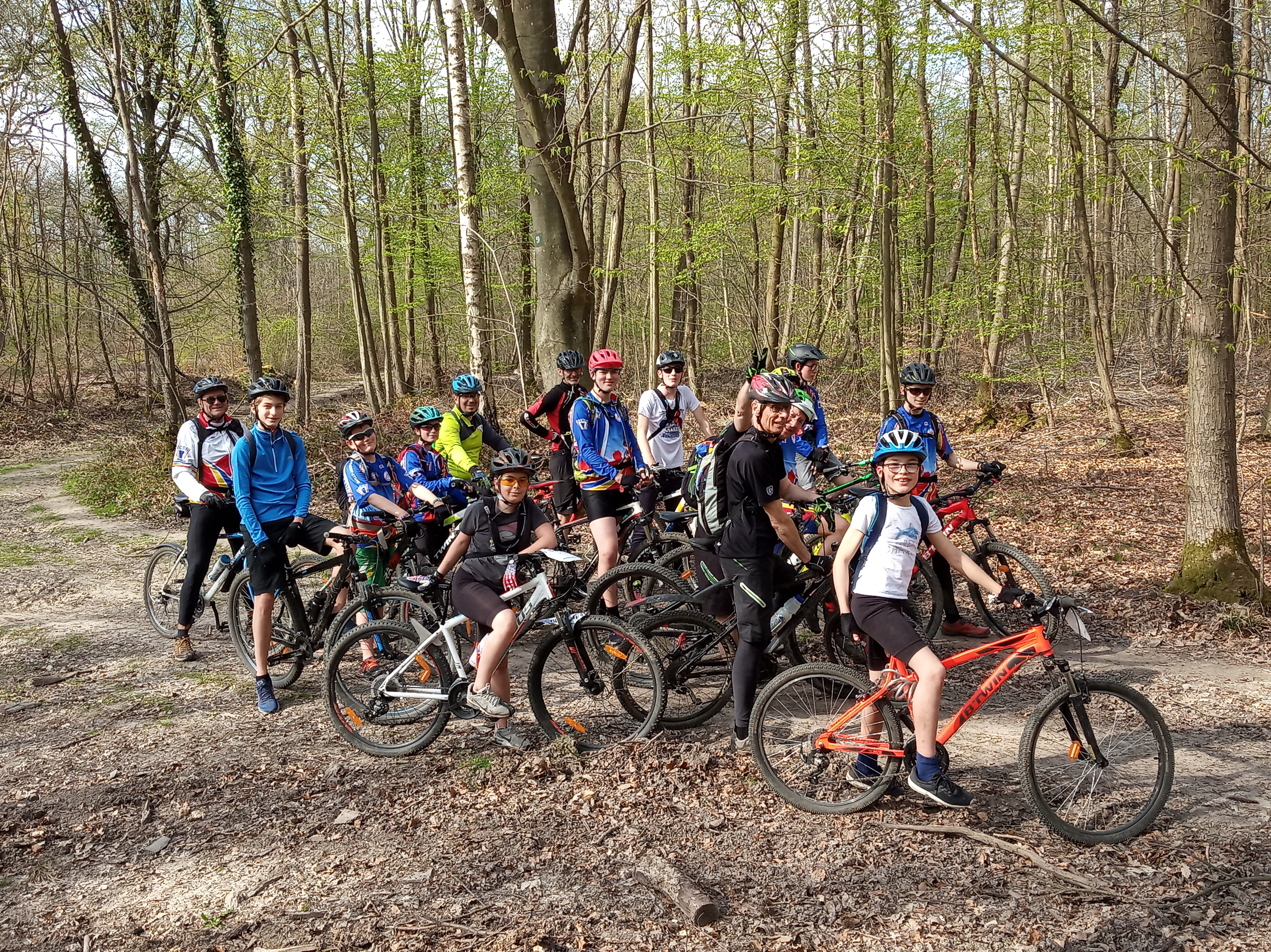 06-04-2019 Sortie locale : forêt de Marly 06-04-2019 Sortie locale : forêt de Marly